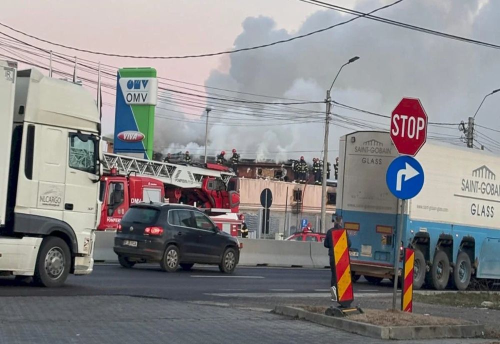 INCENDIU PUTERNIC LÂNGĂ BUCUREȘTI: UN RESTAURANT DIN ILFOV CUPRINS DE FLĂCĂRI
