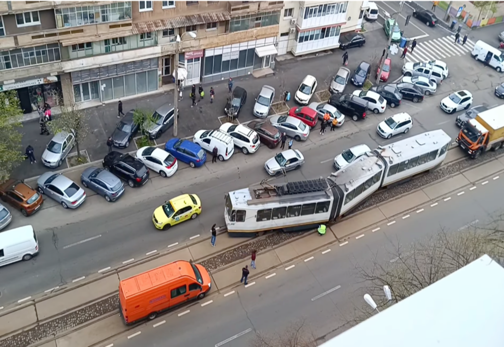 TRAMVAI DERAIAT PE ȘOSEAUA PANTELIMON DIN CAPITALĂ