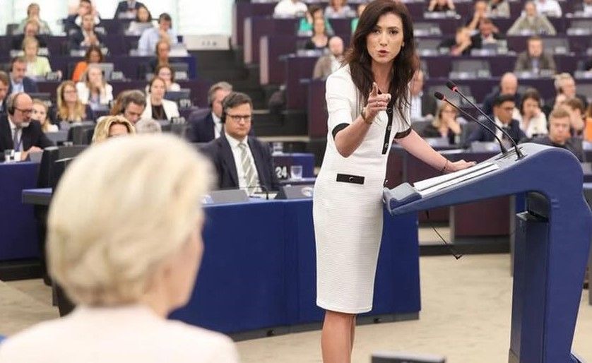 EWA ZAJACZKOWSKA: „URSULA VON DER LEYEN DISTRUGE EUROPA!” DISCURS INCENDIAR ÎN PARLAMENTUL EUROPEAN