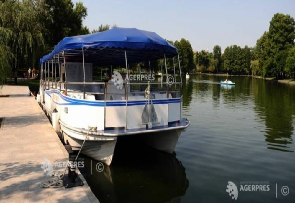 SECTOR 3: PLIMBĂRILE CU VAPORAȘUL PE LACUL IOR, SUSPENDATE DIN CAUZA SCĂDERII NIVELULUI APEI