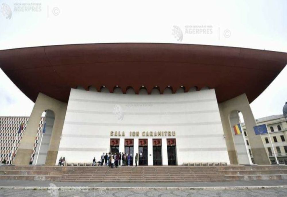 THE MONO JACKS CONCERTEAZĂ PE ACOPERIȘUL TEATRULUI NAȚIONAL DIN BUCUREȘTI