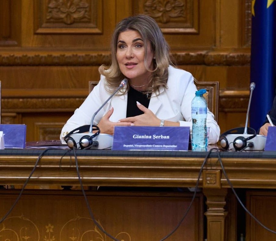 LEGEA CARE SCHIMBĂ MODUL DE PLATĂ AL PENSIILOR PRIVATE A TRECUT DE PARLAMENT. AUR: COALIȚIA BAGĂ MÂNA ÎN ECONOMIILE OAMENILOR