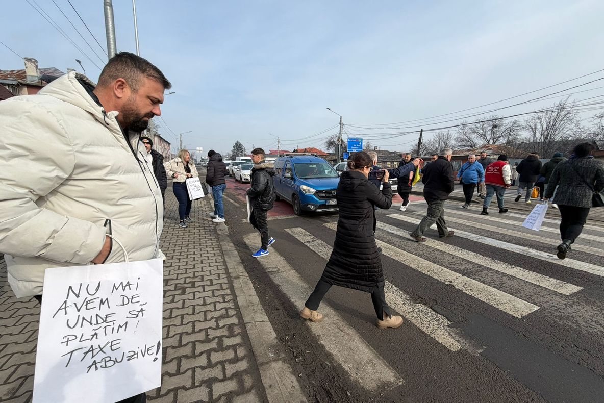Protest în Ilfov: Cetățenii  și-au întrerupt activitatea la ora 12:00, nemulțumiți de majorarea taxelor
