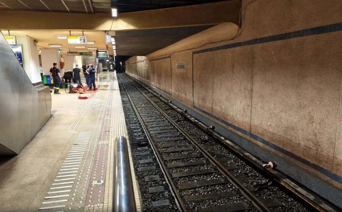Circulația metroului prin stația Piața Victoriei 2 a fost reluată