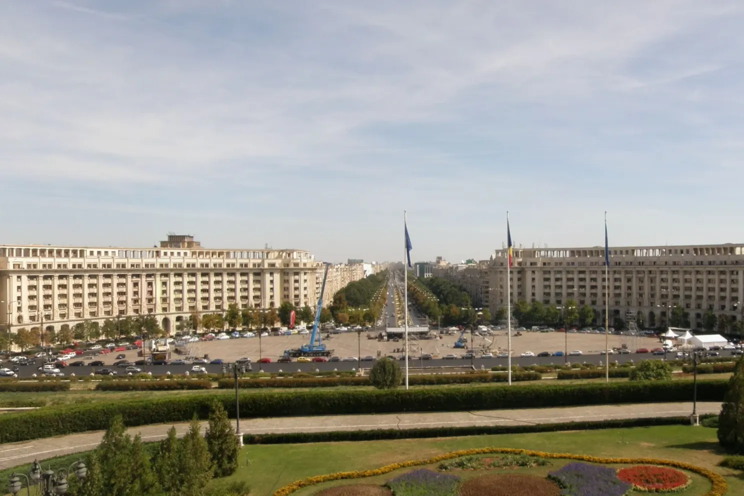 Organizatorii competiției de drift din Piața Constituției, amendați cu 15.000 de lei. Fumul a ajuns spre Parcul Izvor