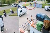 O mamă și un bebeluș, spulberați de o trotinetă electrică
