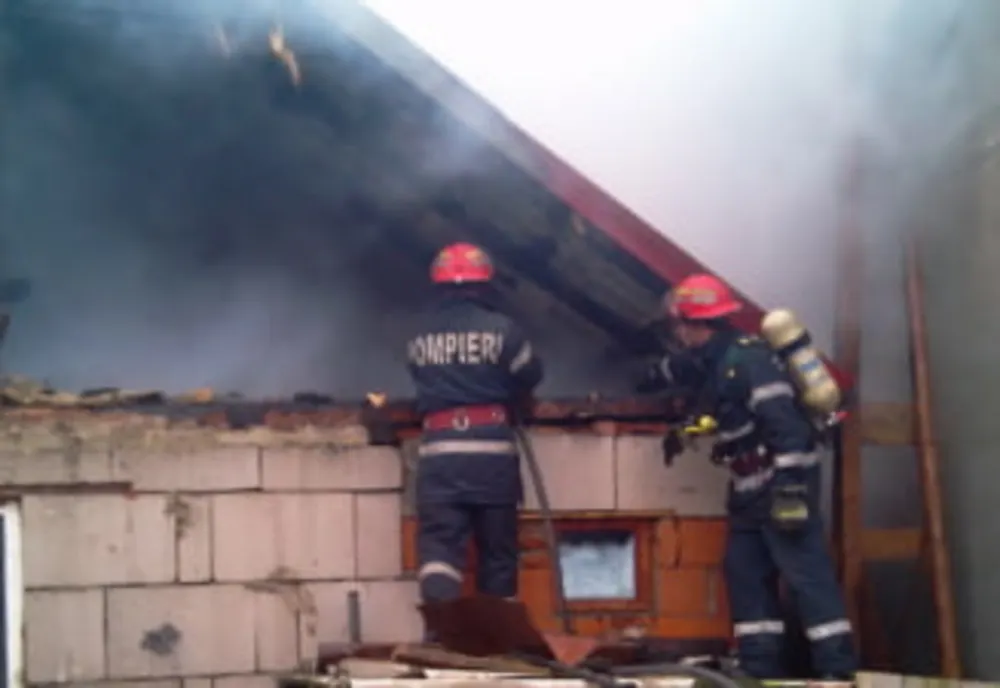 Incendiu produs la mai multe imobile în orașul Voluntari