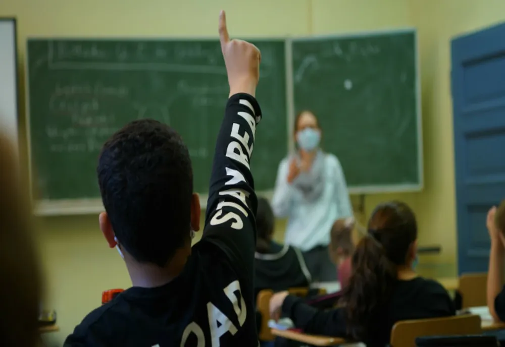 Zeci de unități de învățământ din Ilfov își modifică de luni scenariul de funcționare