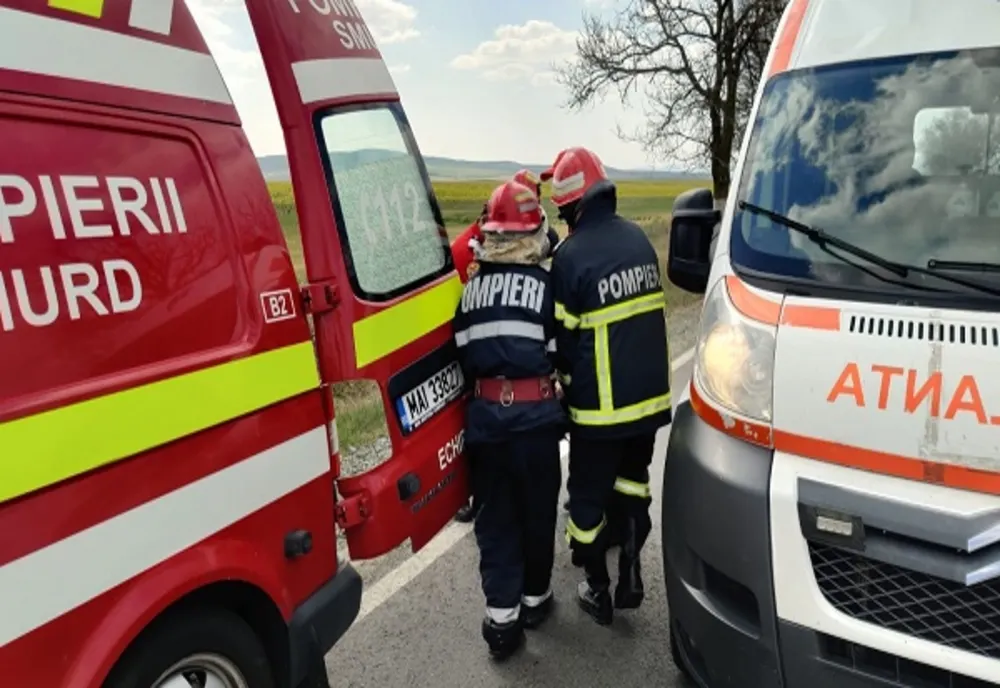 Coliziune între două autoutilitare în județul Ilfov. Două victime au fost transportate la spital