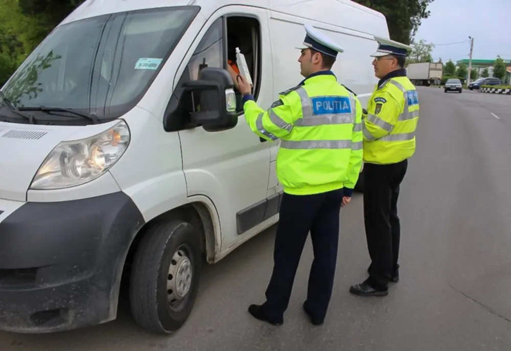 Aproape 1.200 de sancțiuni aplicate în cadrul unei acțiuni de verificare a legalității transportului de persoane și mărfuri