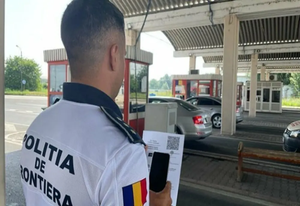 Copiii cu vârsta sub 12 ani, exceptați de la carantină la revenirea în România din țările cu risc epidemiologic