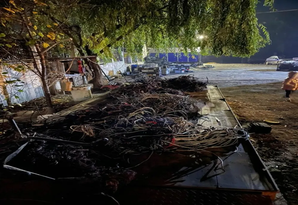 Descindere a comisarilor Gărzii Naţionale de Mediu în Sinteşti, Vidra, Glina şi Popeşti-Leordeni, pentru stoparea arderilor ilegale de deşeuri