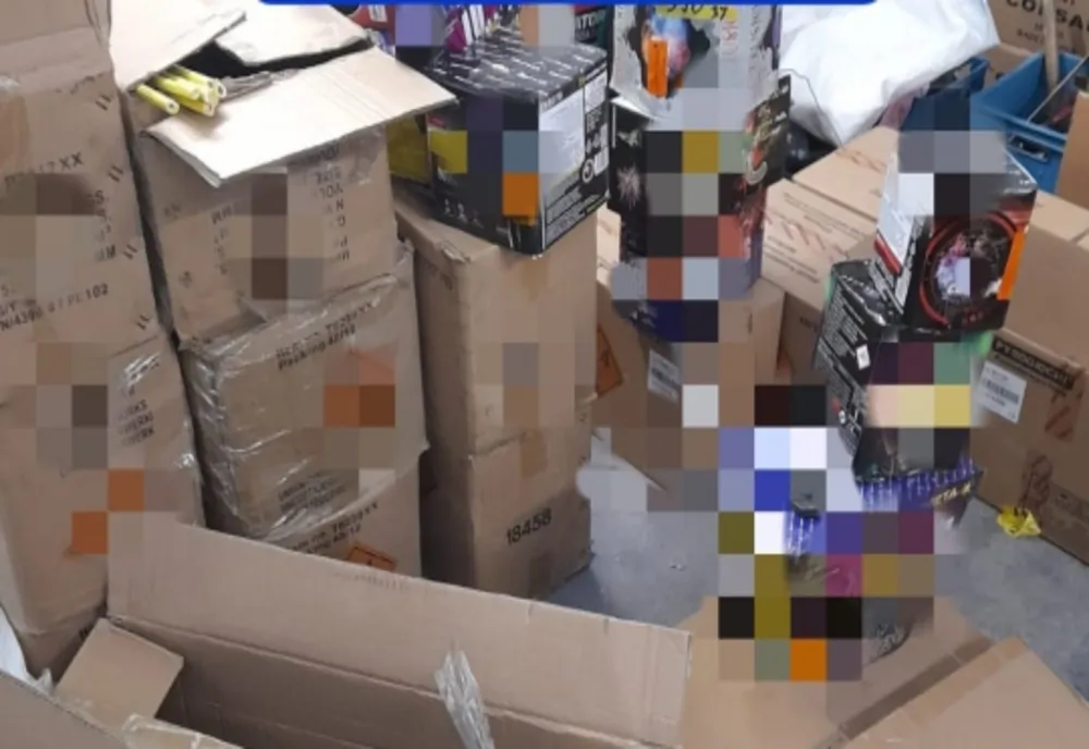 1000 de kg articole pirotehnice, descoperite la percheziţie, de poliţişti din Bragadiru -Ilfov