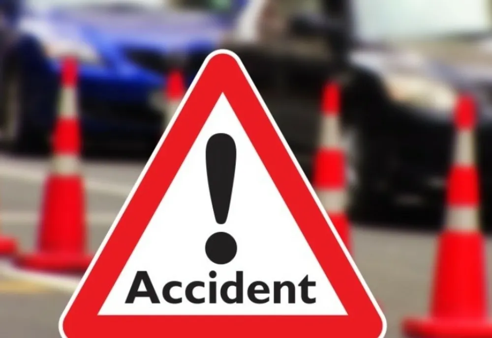 Accident rutier pe Centura Bucureştiului, între două autoturisme şi un autocamion. O persoană a fost rănită