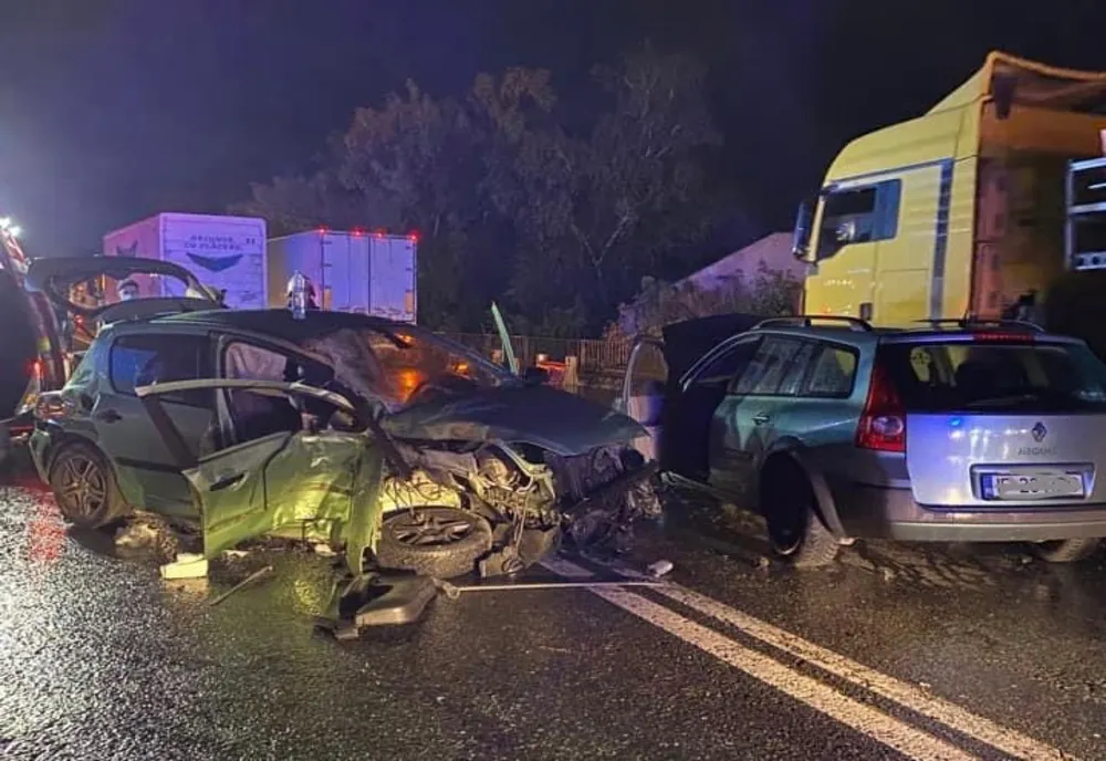 Accident rutier pe DNCB, la Chitila. Trei autoturisme şi un camion implicate
