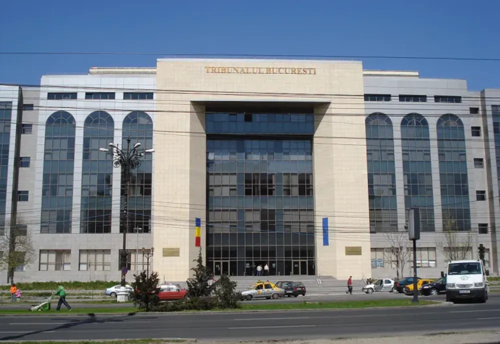 Arest la domiciliu pentru primarul din Otopeni și fostul director din primărie