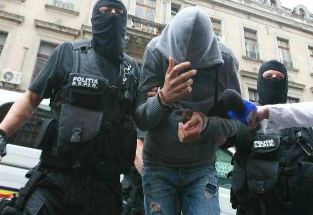 Ilfov. Bărbaţi cercetaţi pentru trafic de minori, trafic de persoane şi proxenetism