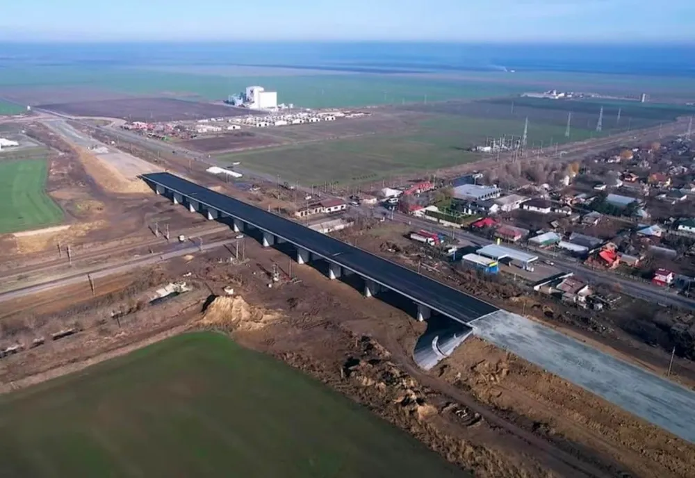 S-a turnat asfalt pe Pasajul Drajna. Sanse mari ca lucrarile sa fie gata inainte de termen