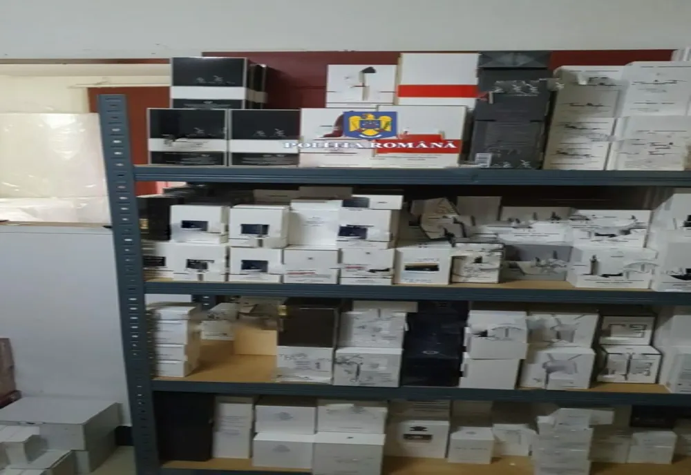 Parfumuri contrafăcute în valoare de 700.000 de lei, confiscate de polițiști în urma unor percheziţii în Ilfov