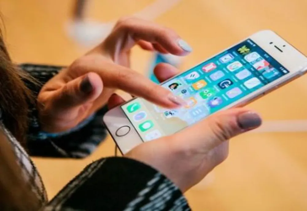 APPLE A PREZENTAT GAMA IPHONE 16