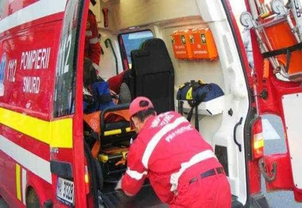 ACCIDENT GRAV PE A1 SIBIU-DEVA: TREI MUNCITORI LOVIȚI DE UN TIR, TRAFIC BLOCAT