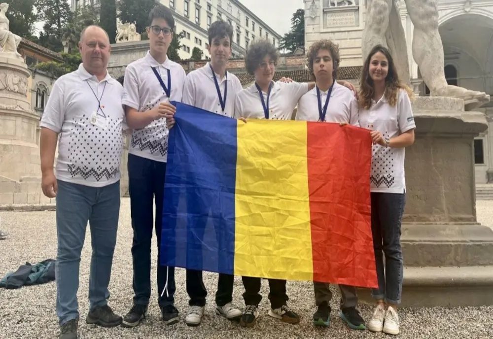 ELEVII ROMÂNI, MEDALIAȚI LA OLIMPIADA BALCANICĂ DE INFORMATICĂ