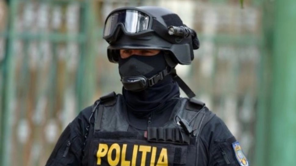 Lecția de condus care s-a terminat cu dosar penal: doi tineri, prinși băuți după două accidente