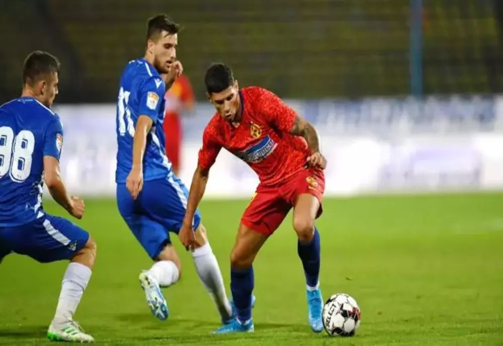 FCSB joacă în acest moment cu FC Voluntari. S-au marcat 3 goluri în prima repriză!