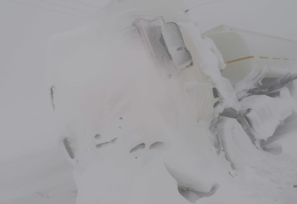 În timp ce România se zbate în zăpadă, firmele de salubritate și deszăpezire prosperă