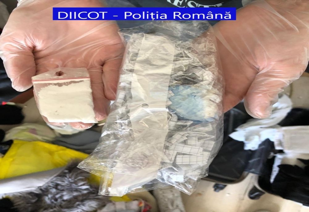 Cartelul HEROINEI din Ferentari, destructurat! Femeile duceau drogurile cu trenul. Liderii clanurilor mafiote, săltați de mascați