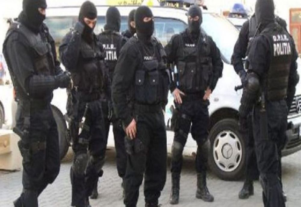 Descinderi de amploare, la clanul Duduianu. Sute de polițiști și mascați, pe teren