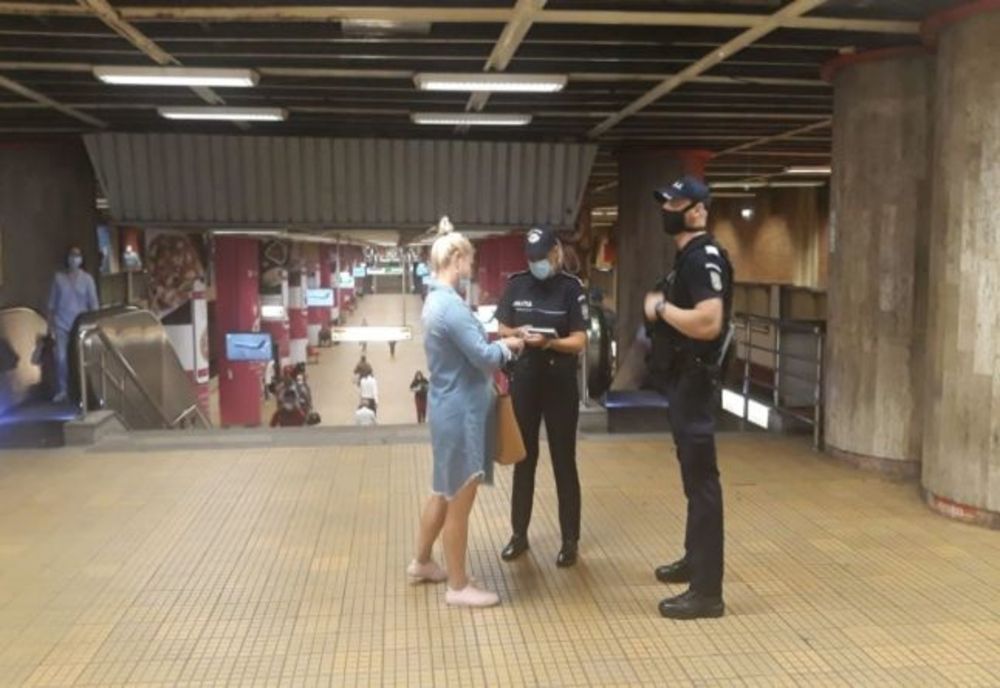 Controale la metrou pentru respectarea măsurilor de protecţie anti COVID-19. Aproape 170 de persoane au fost amendate