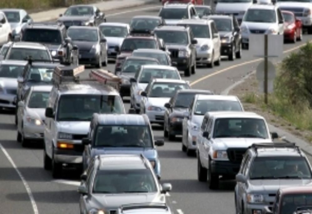 Impact între trei autoturisme pe DNCB Pantelimon-Voluntari