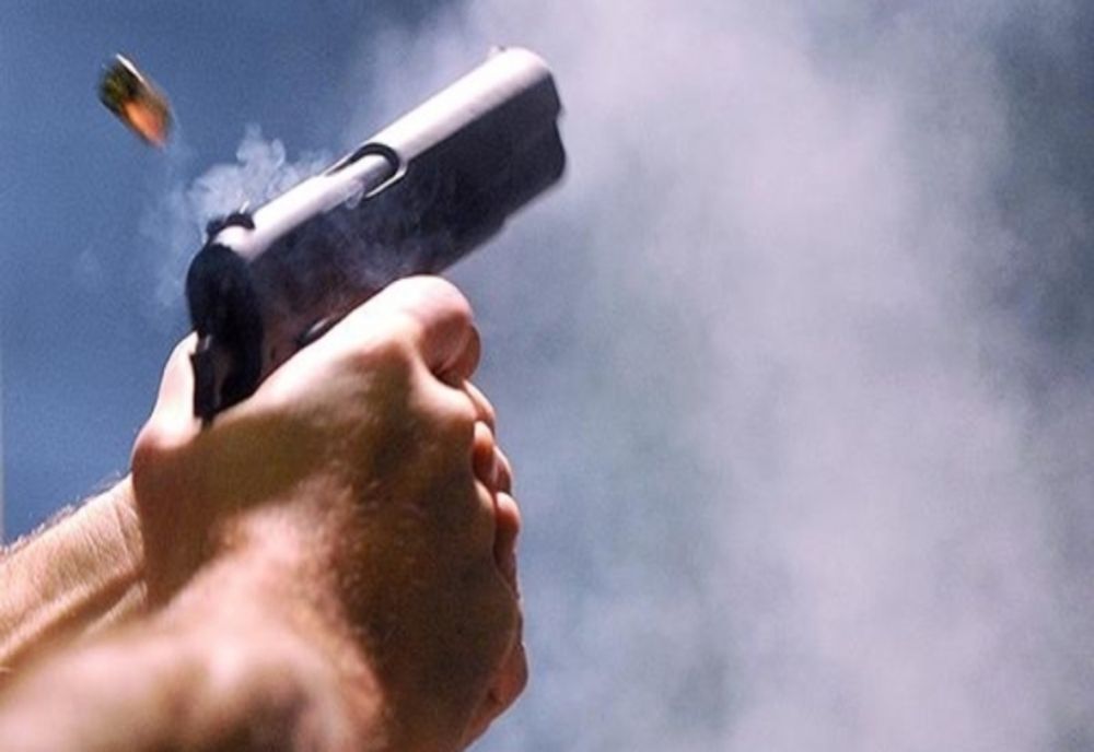 Bărbatul care a tras cu pistolul într-un centru comercial din Voluntari, reținut