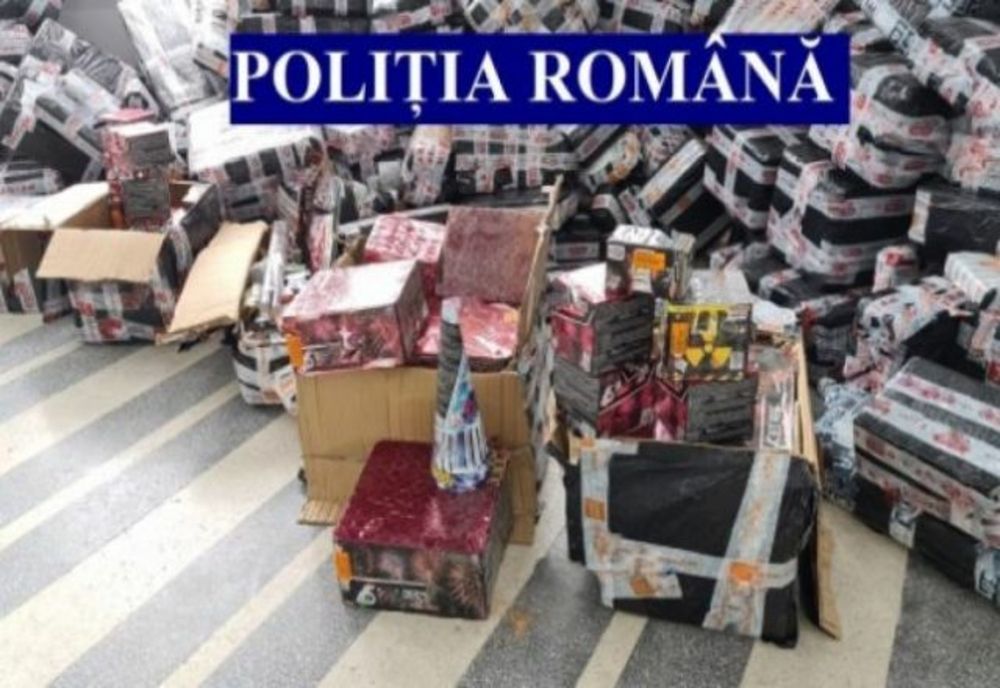 Opriri în trafic: 2.650 kilograme de articole pirotehnice și 57.000 de lei, ridicați de polițiști