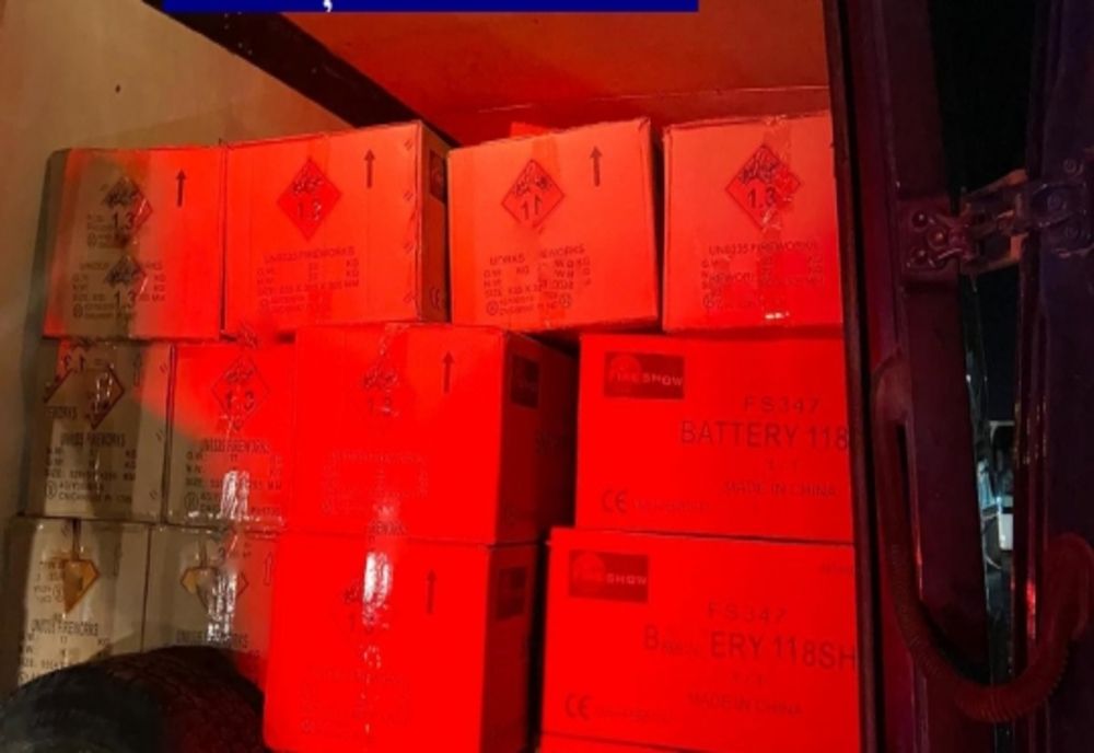 Cinci tone de articole pirotehnice, descoperite de polițiștii ilfoveni