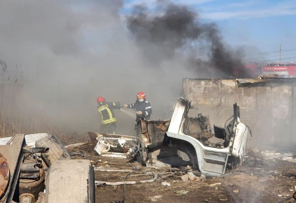 Incendiu puternic la Bragadiru