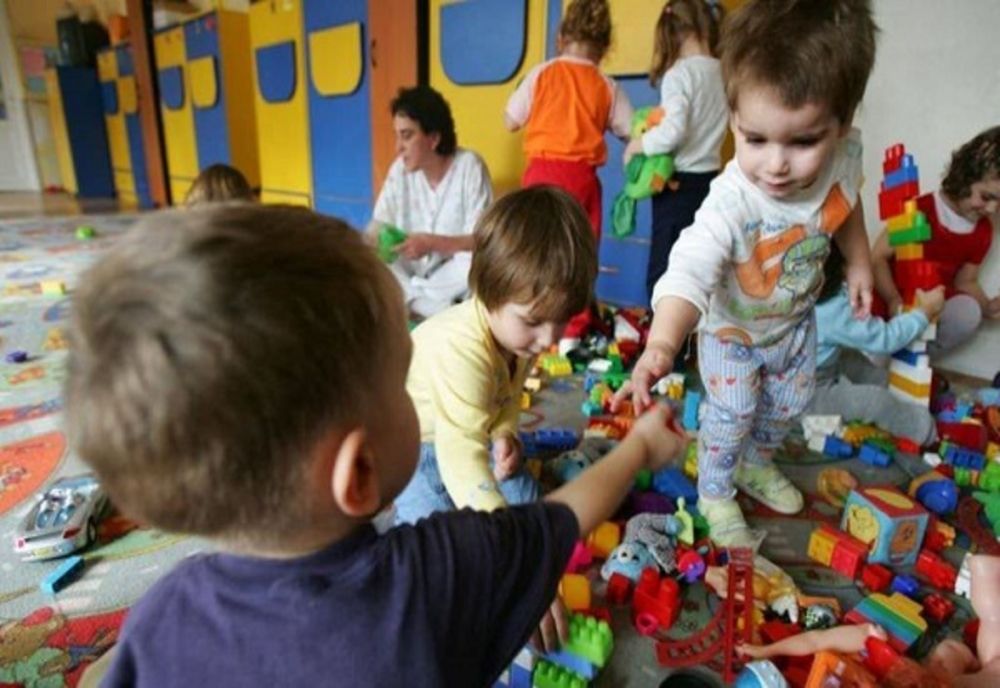 Vești bune pentru părinți! Crește valoarea tichetelor de creșă