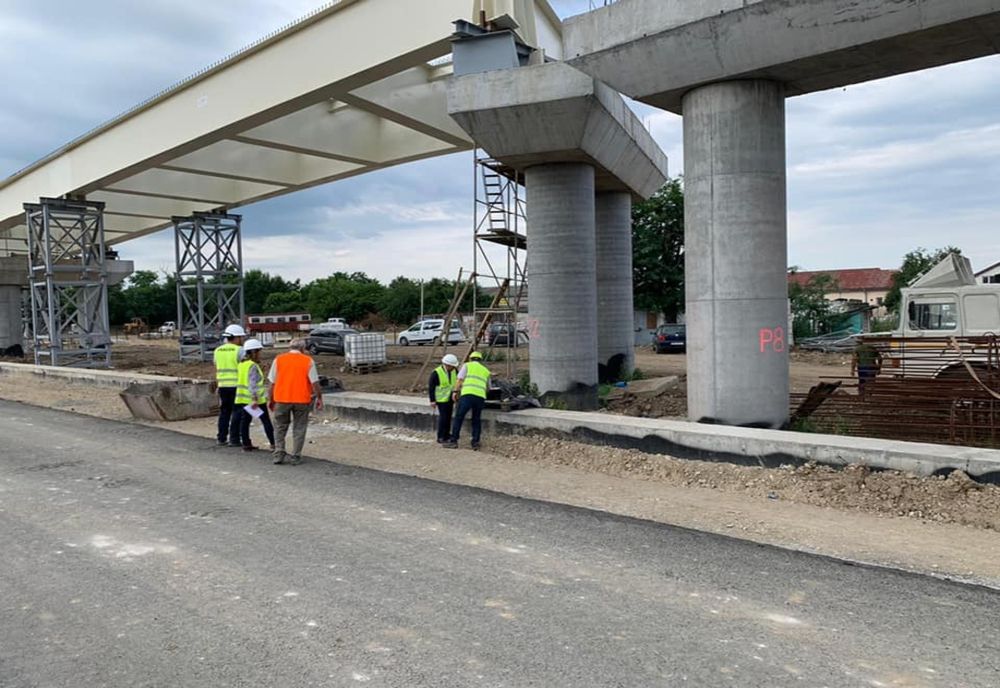 S-au turnat primele două straturi de asfalt pe noua poziție a Centurii Capitalei, spre Bragadiru