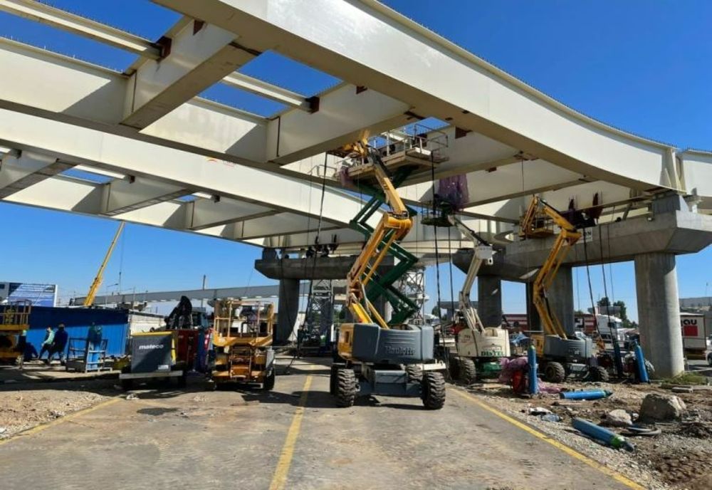 La Pasajul Domnești au fost montate grinzile metalice