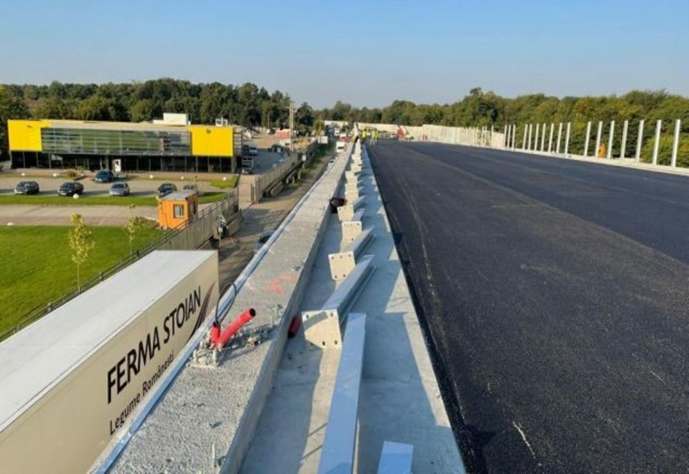 Pasajul de la Mogoşoaia de pe Centura Capitalei va fi deschis circulaţiei joi, pe 30 septembrie. Lucrările se termină cu şase luni mai devreme faţă de termenul din contract
