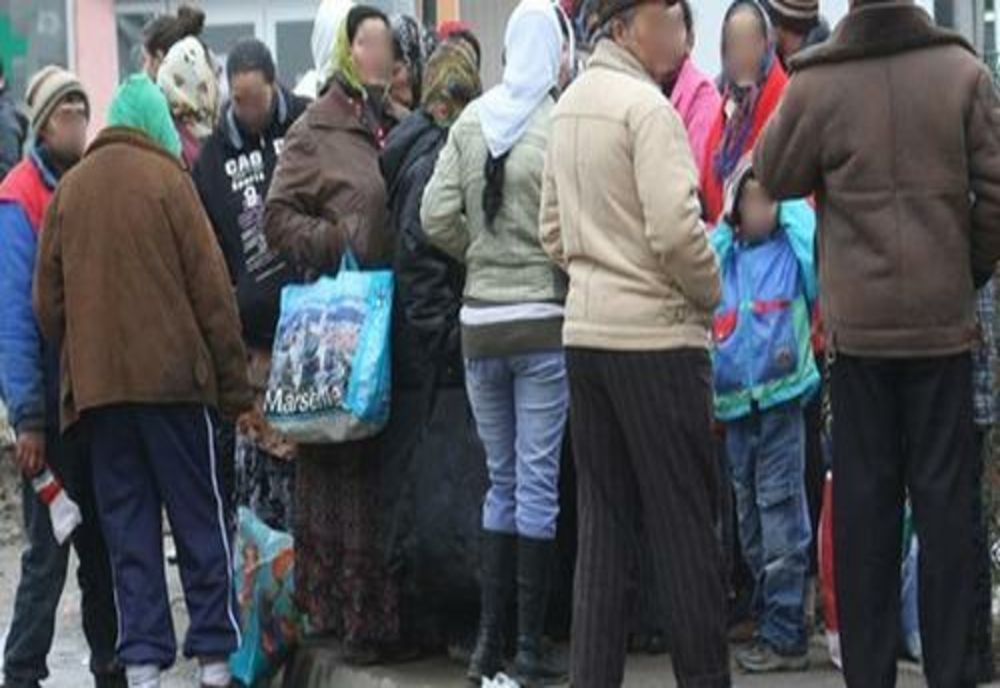 Beneficiarii ajutoarelor sociale vor fi obligați să urmeze cursuri școlare și să-și caute de muncă, altfel pierd banii