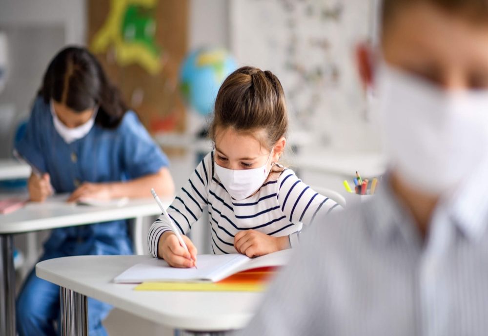 De astăzi, școli din Voluntari, Corbeanca, Tunari și o grădiniță din Snagov intră în online