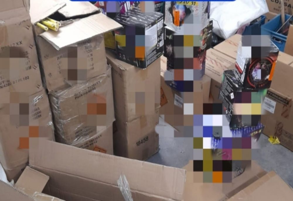 1000 de kg articole pirotehnice, descoperite la percheziţie, de poliţişti din Bragadiru -Ilfov