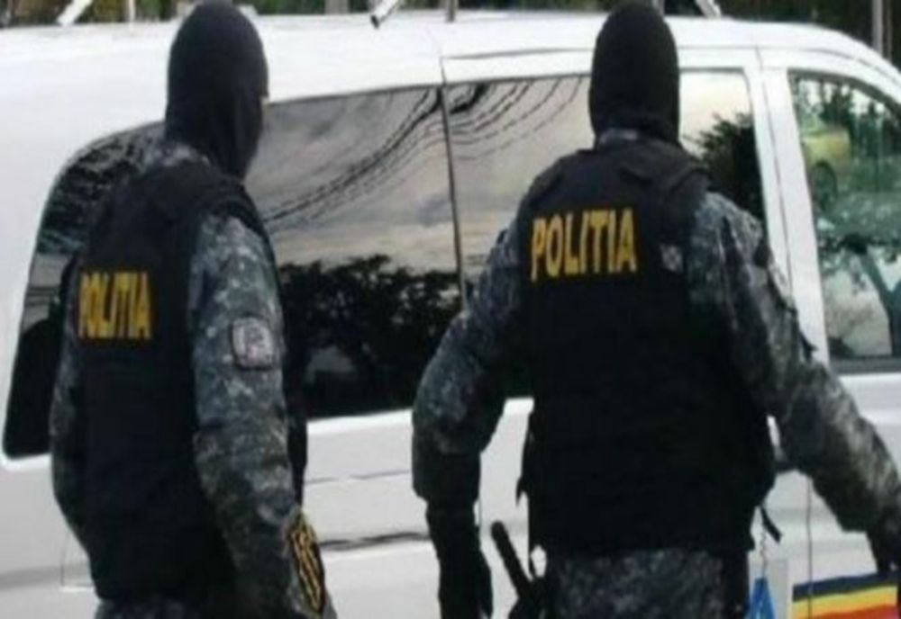 Și-a sechestrat și torturat tatăl după ce s-a drogat cu otravă pentru șobolani