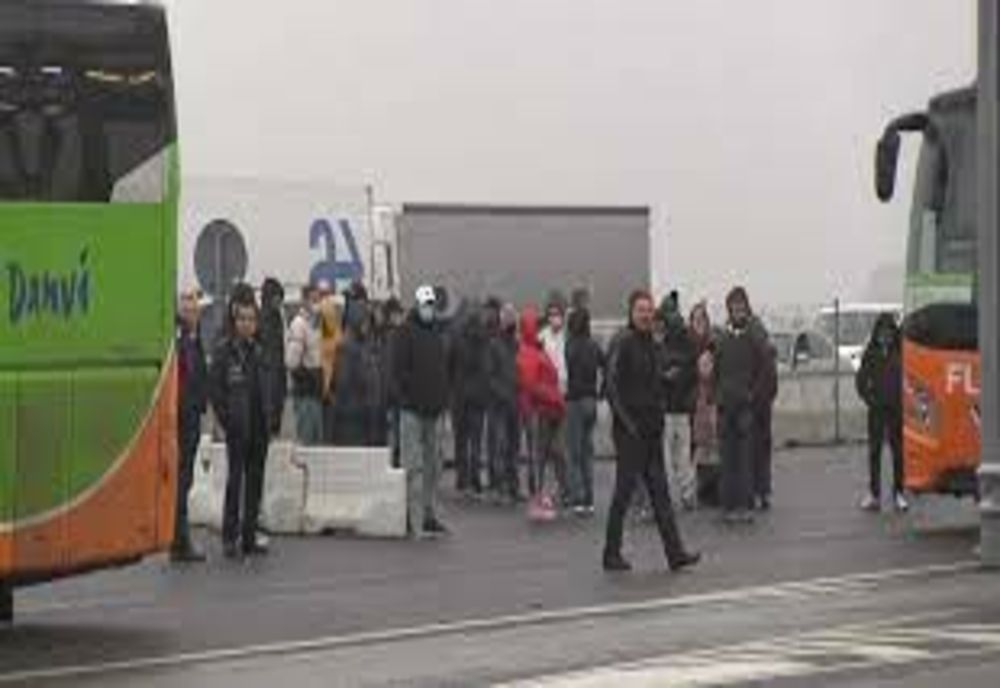 Condiții pentru românii care se întorc acasă de sărbători, anunțate de Ministerul Sănătății