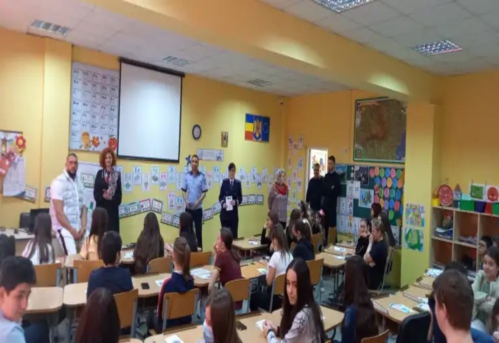 Campanie a IPJ Ilfov în şcoli. "Victime sau martori, când întâlniți bullyingul nu întoarceți spatele!"