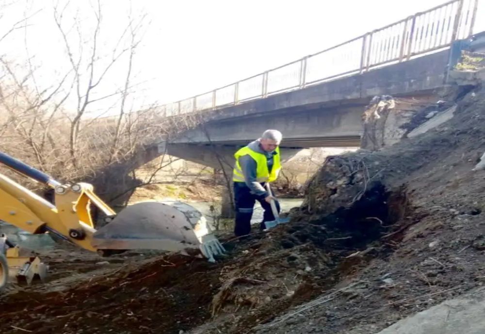 Începe reabilitarea podului de la Crețești – Vidra