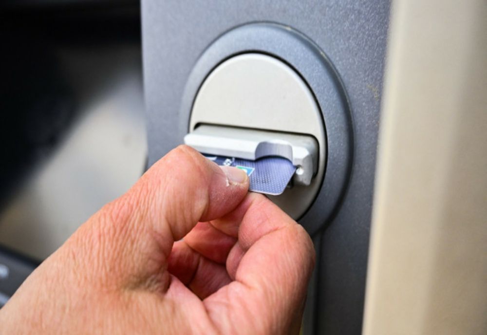 Bugetarii ilfoveni pot fi liniștiți. Transferul salariilor restante se va realiza luni