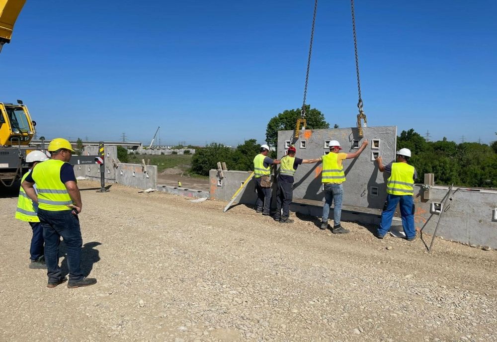 Pasajul Domnești de pe Centura Capitalei. Se lucrează la zidurile de sprijin şi la ultima rampă